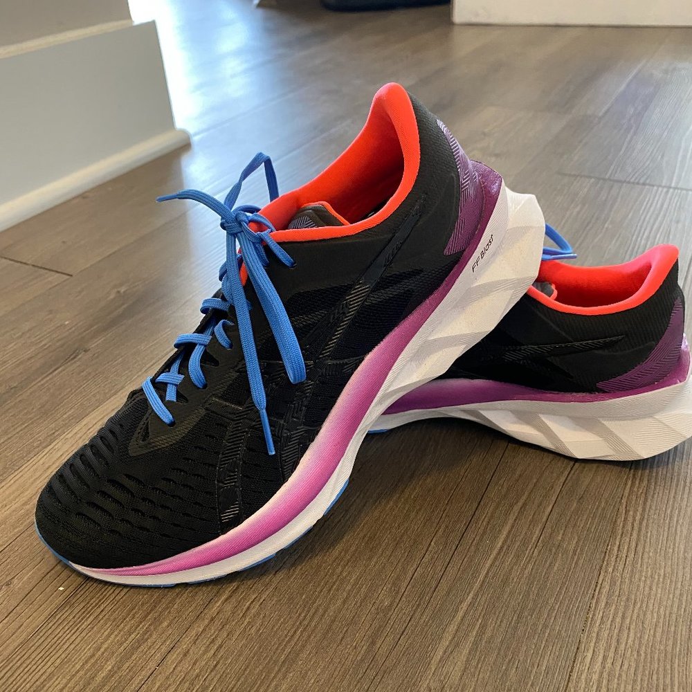 Asics Novablast